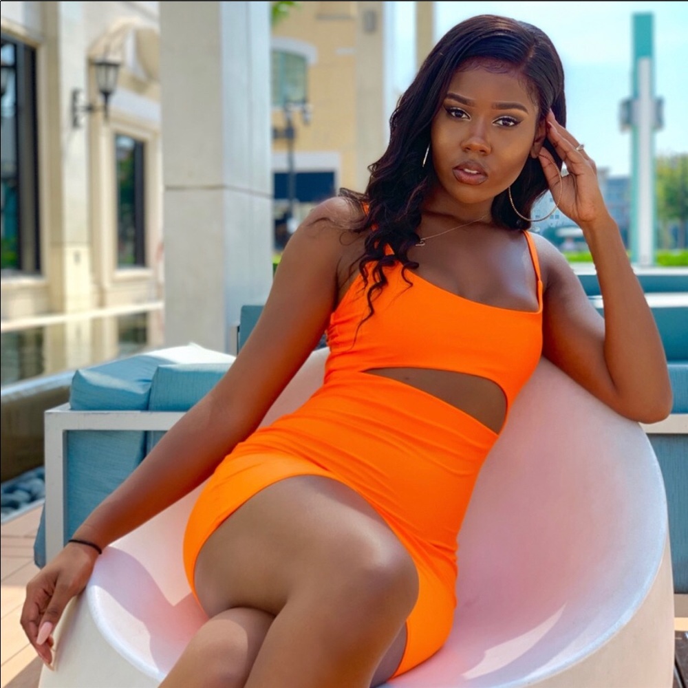 Cut out mini neon dress from Fashion Nova 🧡